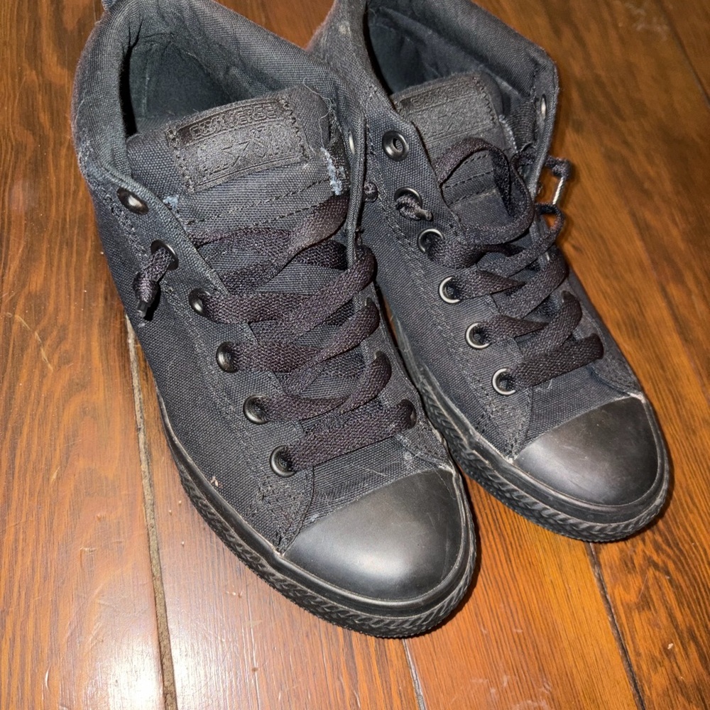 Black converses